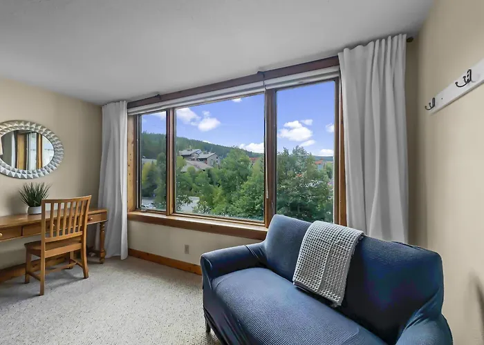 Sh404 Summit House *