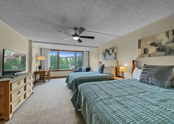 Sh404 Summit House *
